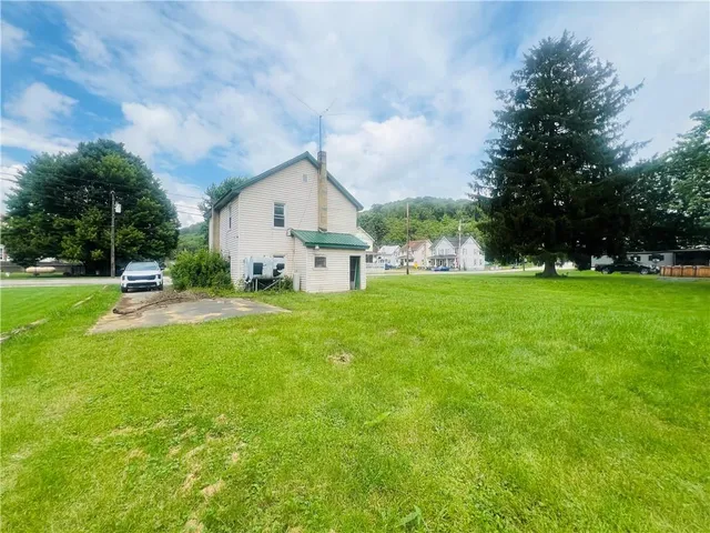 $24,900 | 513 Jackson Street, Garrett, PA 15542