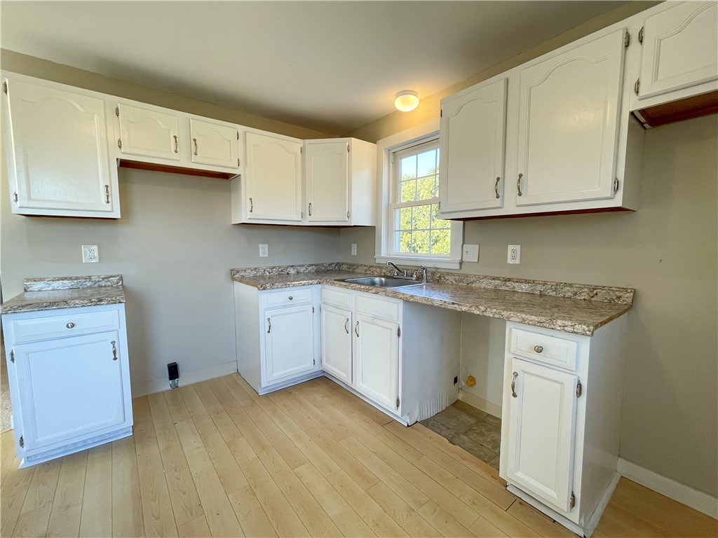 97 West View Road Middletown, RI 02842 - Photo 11 of 22