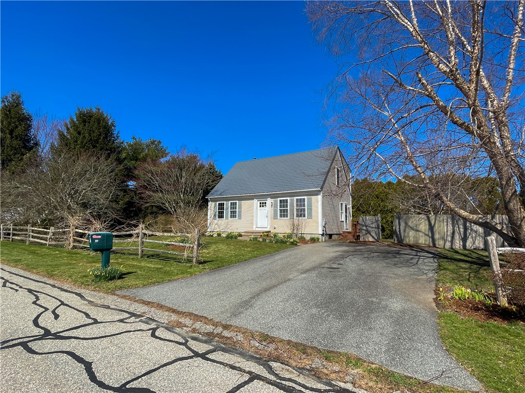 97 West View Road Middletown, RI 02842 - Photo 2 of 22