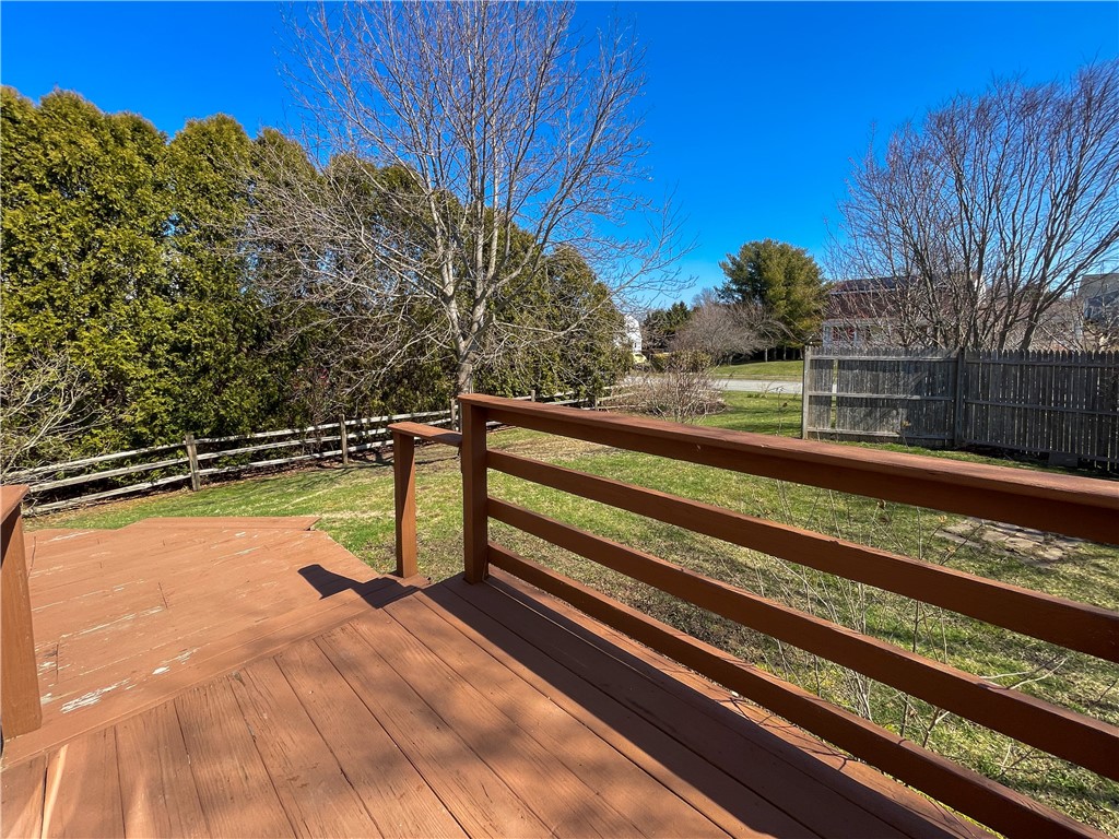 97 West View Road Middletown, RI 02842 - Photo 4 of 22