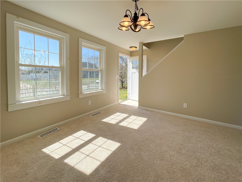 97 West View Road Middletown, RI 02842 - Photo 8 of 22