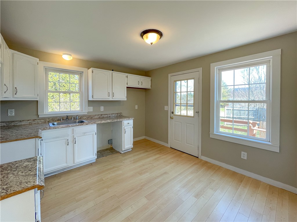 97 West View Road Middletown, RI 02842 - Photo 9 of 22
