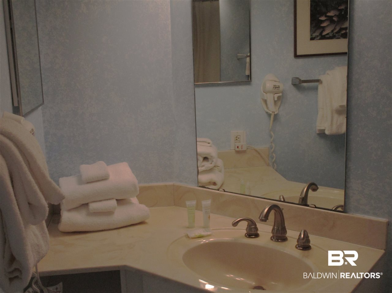 497 Plantation Road, Unit 1138 Gulf Shores, AL 36542 - Photo 8 of 15 Master Bathroom