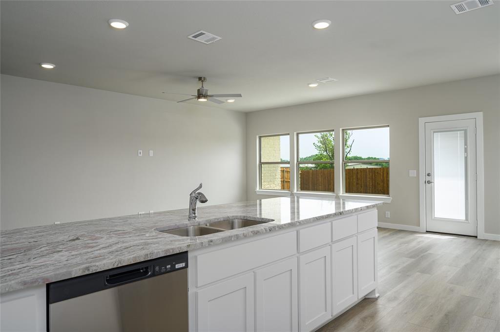 205 Woodhollow Drive Blue Ridge, TX 75424 - Photo 10 of 23