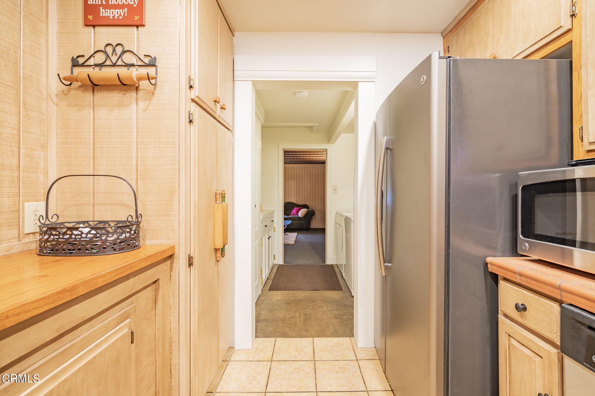 1165 Roldan Avenue Simi Valley, CA 93065 - Photo 14 of 50 Kitchen / Laundry