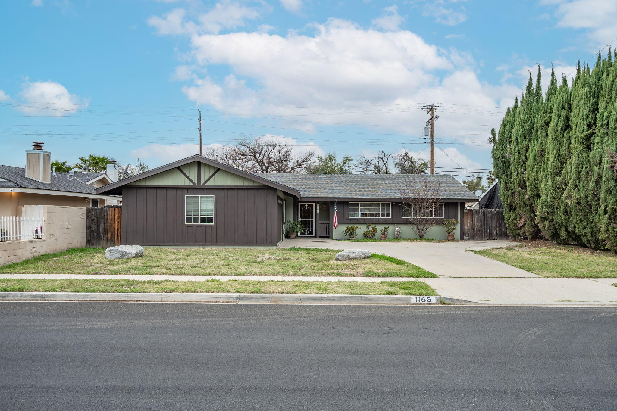 1165 Roldan Avenue Simi Valley, CA 93065 - Photo 3 of 50 Front 3