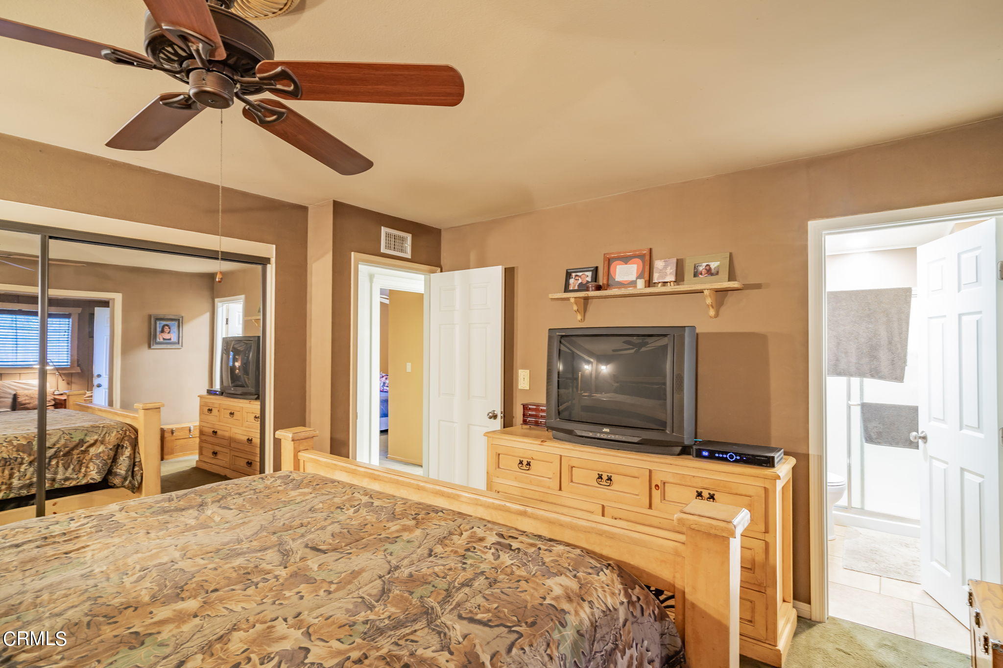 1165 Roldan Avenue Simi Valley, CA 93065 - Photo 27 of 50 .