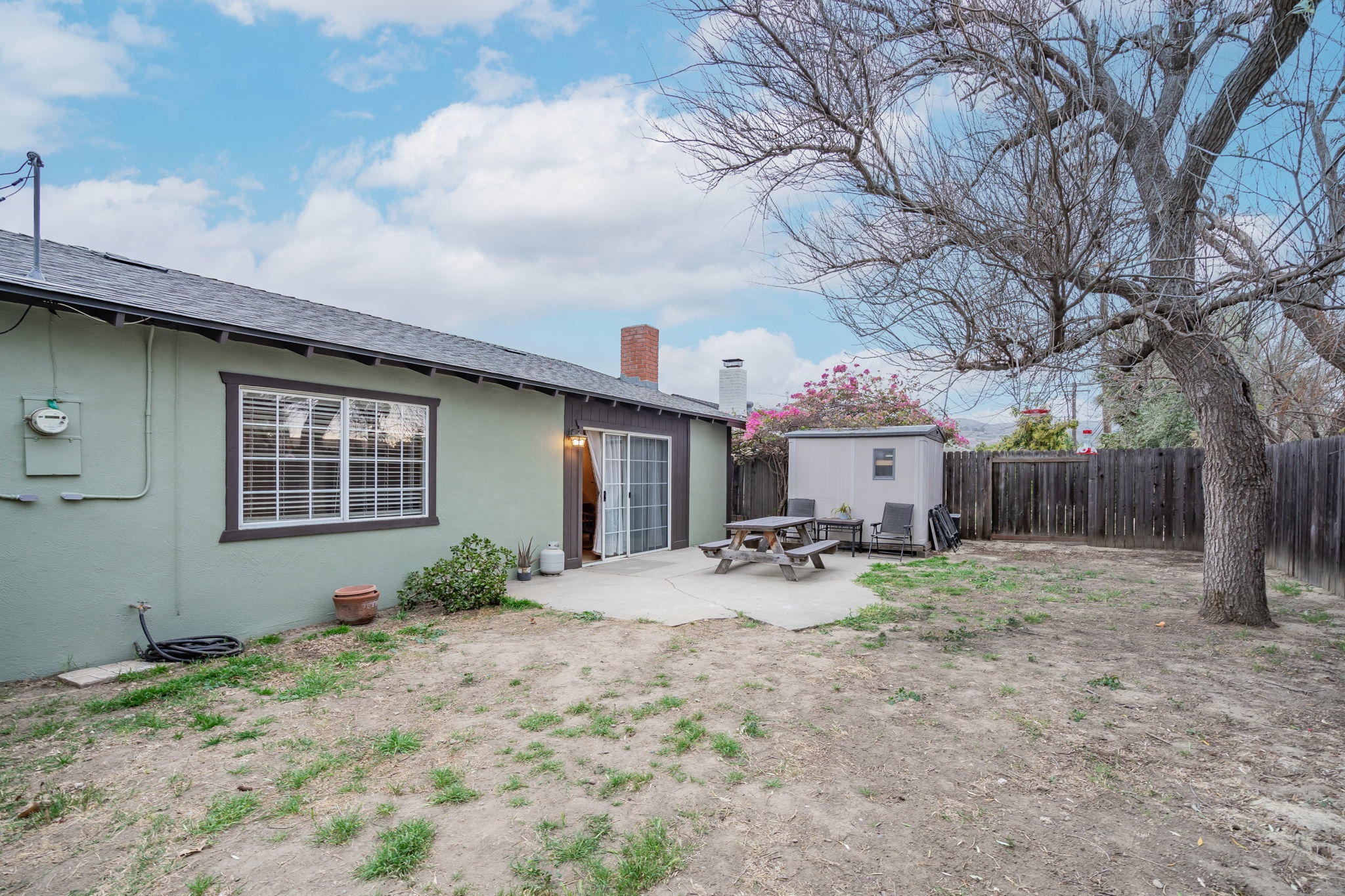 1165 Roldan Avenue Simi Valley, CA 93065 - Photo 47 of 50 .