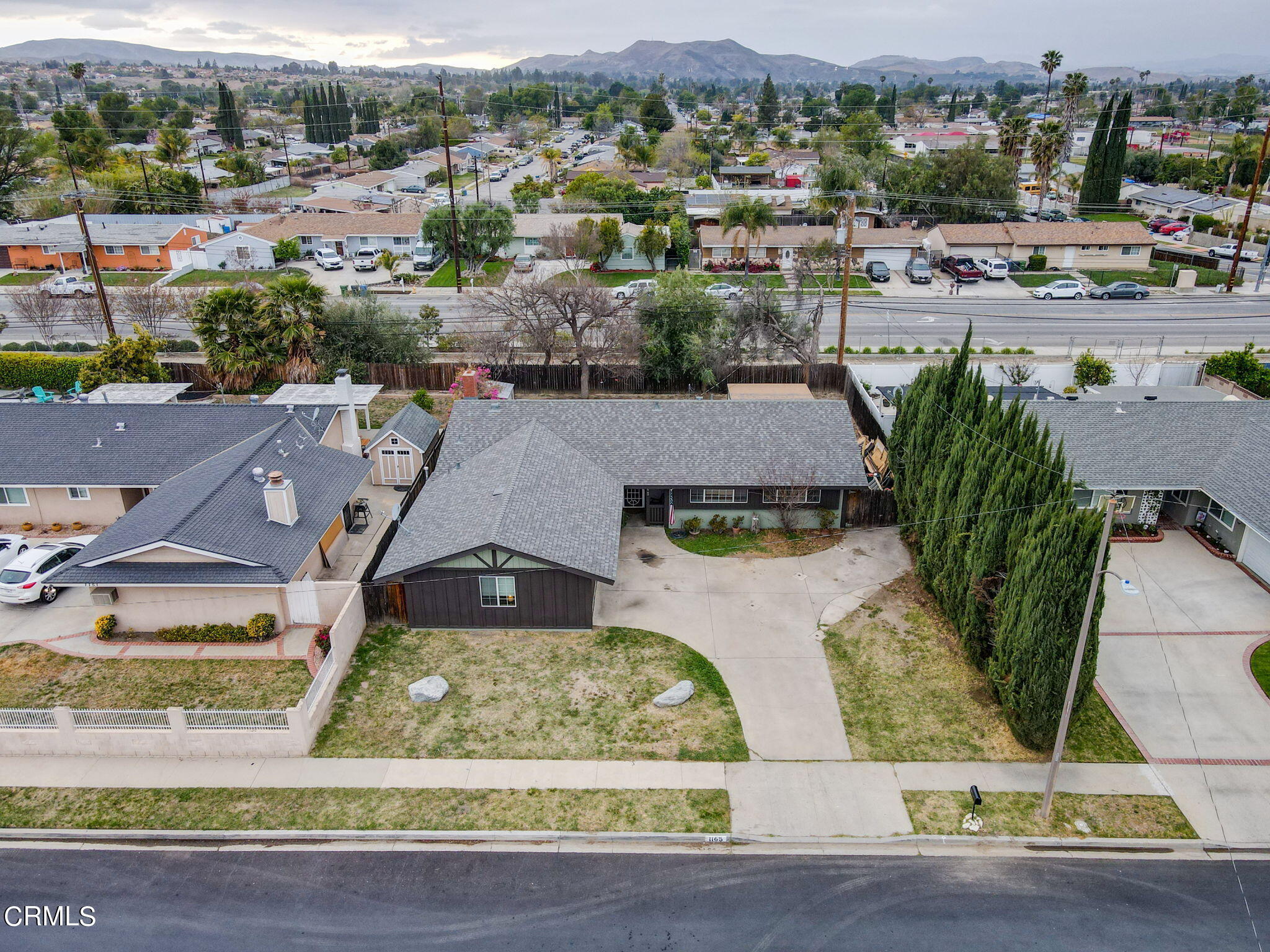 1165 Roldan Avenue Simi Valley, CA 93065 - Photo 49 of 50 .