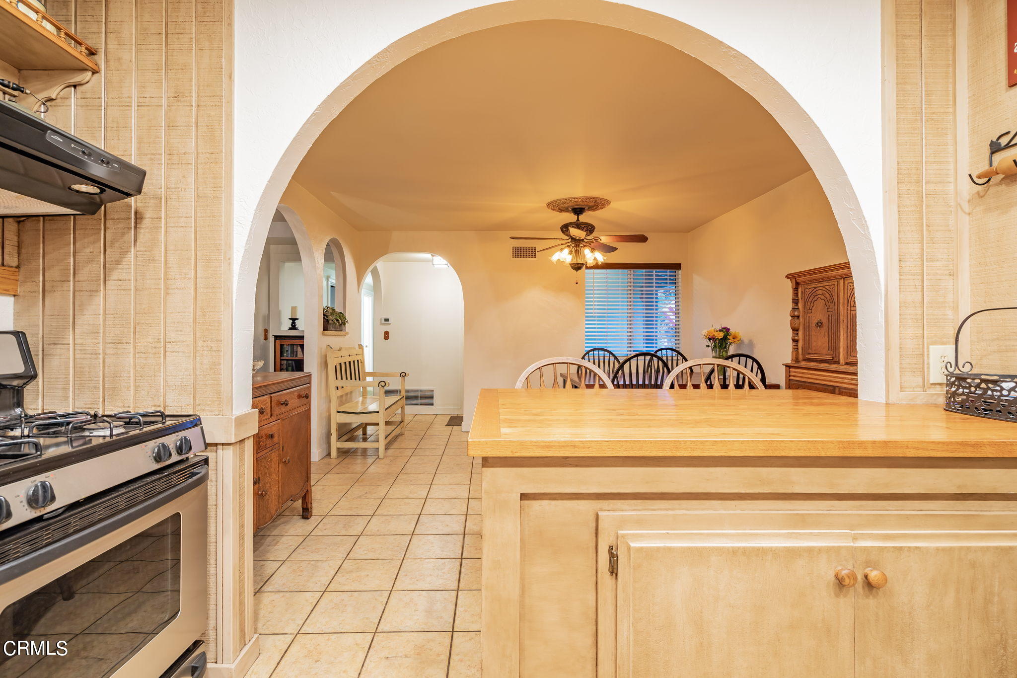 1165 Roldan Avenue Simi Valley, CA 93065 - Photo 10 of 50 Kitchen / Dining