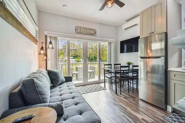 $2,750 | 1523 Bayshore Boulevard, Unit 3, Dunedin, FL 34698