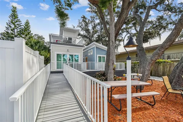 $2,750 | 1523 Bayshore Boulevard, Unit 3, Dunedin, FL 34698