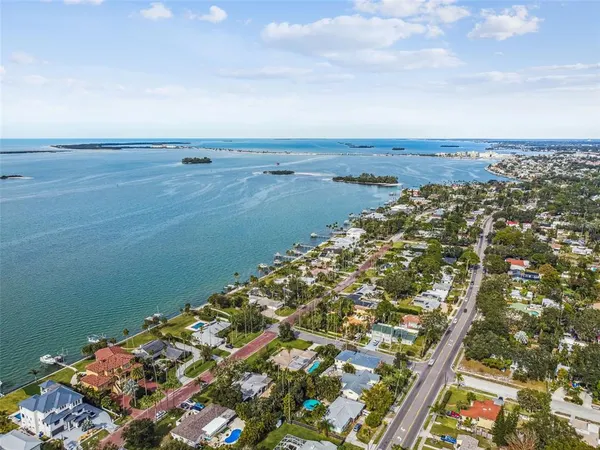 $2,750 | 1523 Bayshore Boulevard, Unit 3, Dunedin, FL 34698