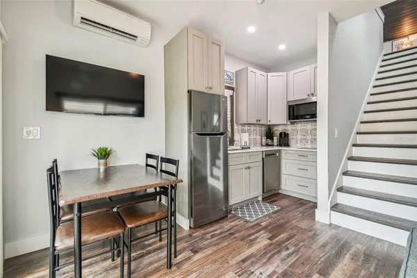 $2,750 | 1523 Bayshore Boulevard, Unit 3, Dunedin, FL 34698