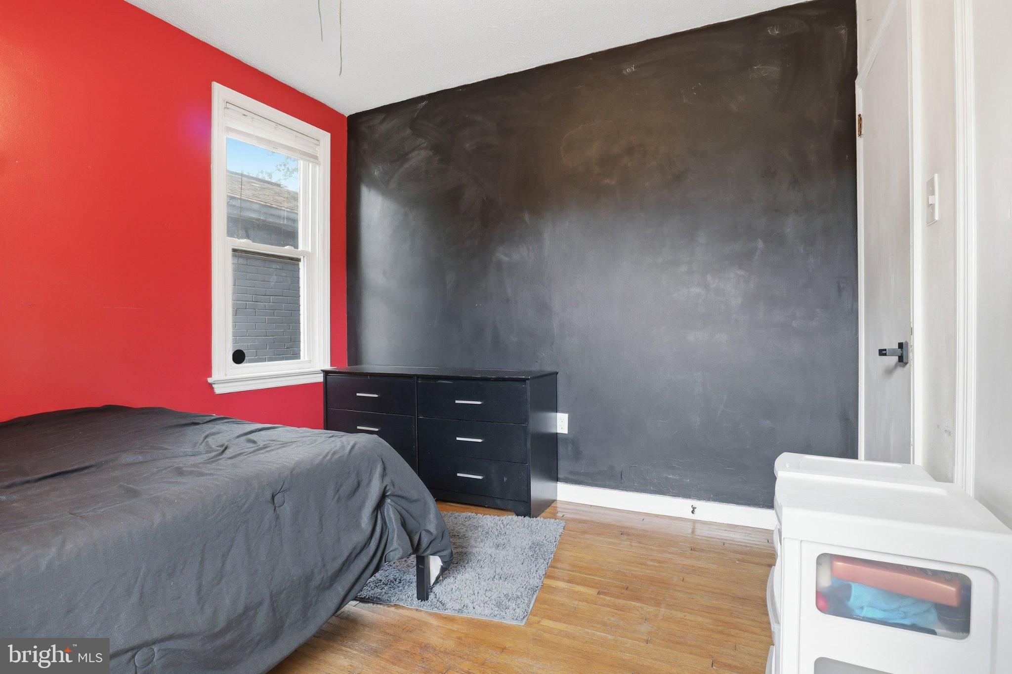 3501 Cloverfield Road Harrisburg, PA 17109 - Photo 16 of 28 Vibrant room with bold accents.