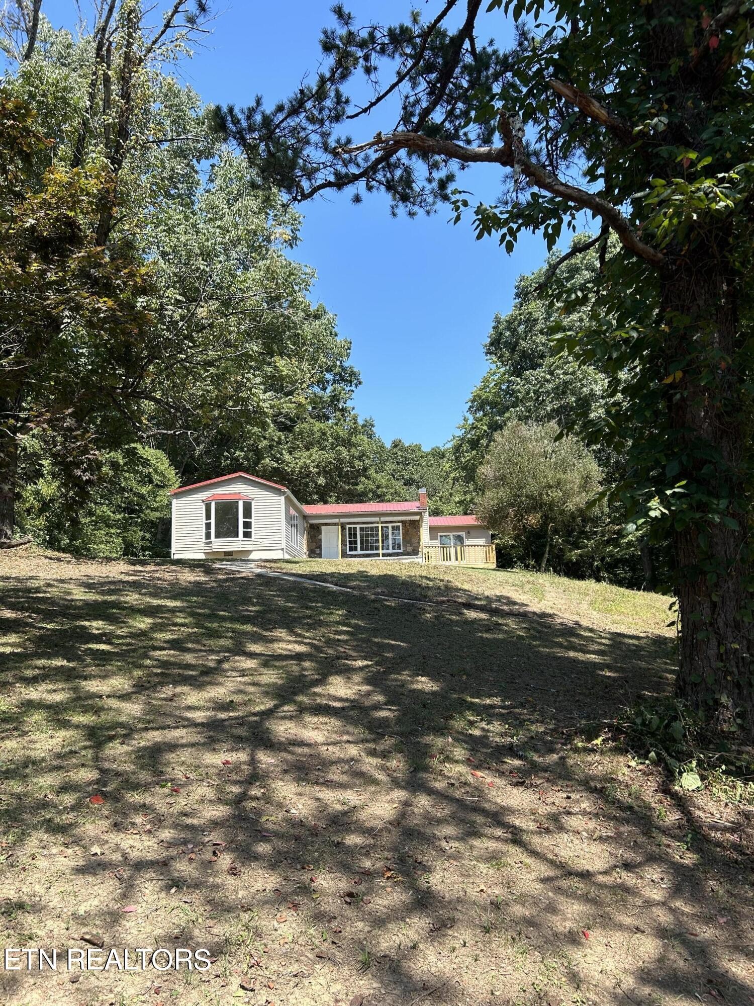 417 Childs Road Harriman, TN 37748 - Photo 4 of 60 Gallery Image 4