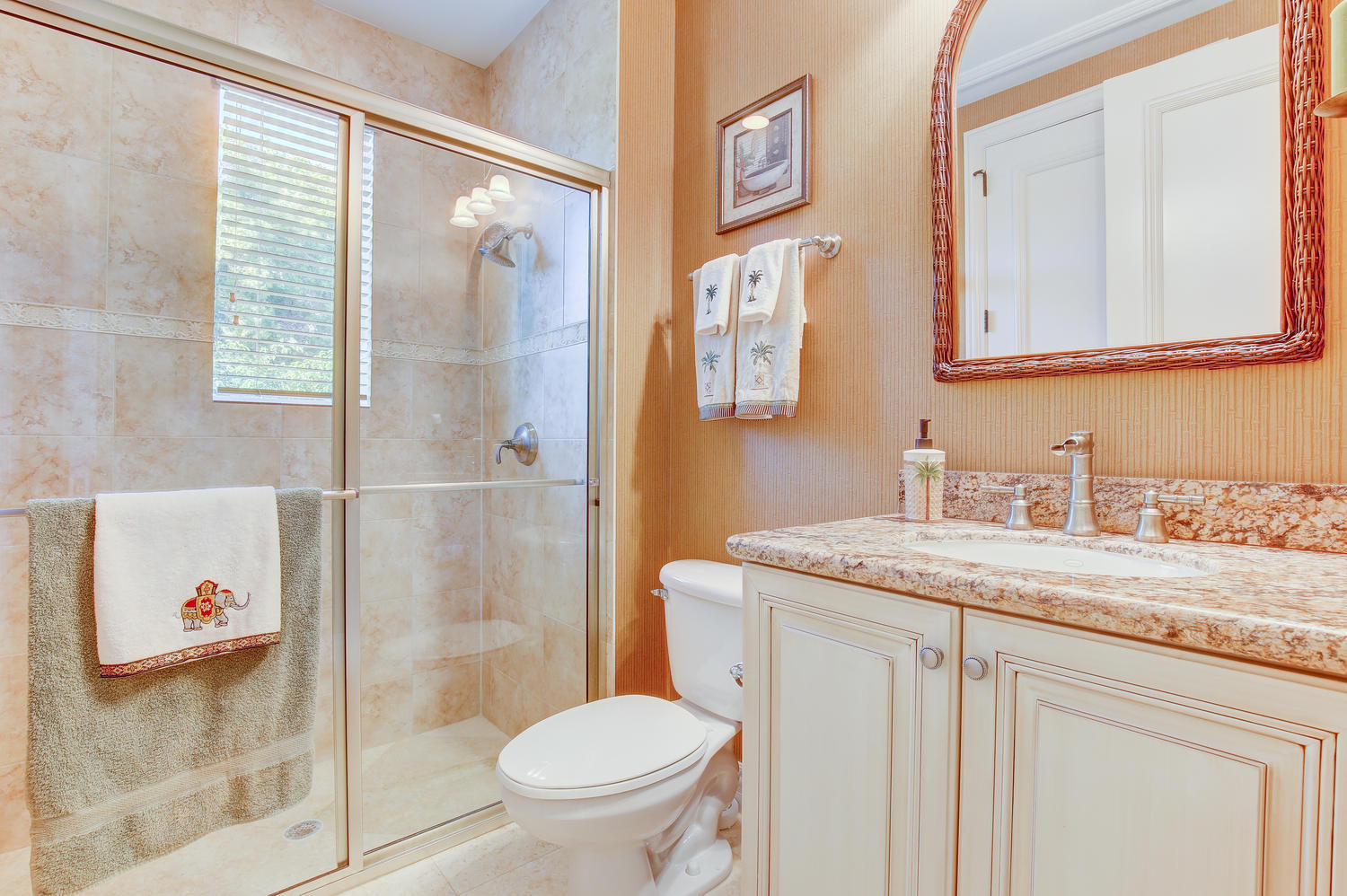 10410 Southeast Ridgeview Circle Tequesta, FL 33469 - Photo 13 of 27 Guest Bathroom
