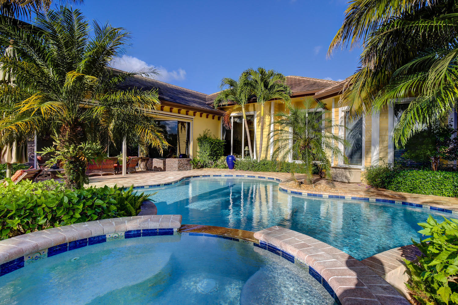 10410 Southeast Ridgeview Circle Tequesta, FL 33469 - Photo 15 of 27 Pool/Spa