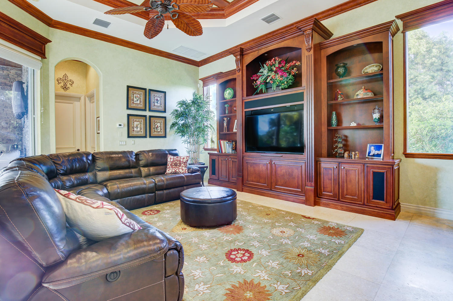 10410 Southeast Ridgeview Circle Tequesta, FL 33469 - Photo 7 of 27 Family Room