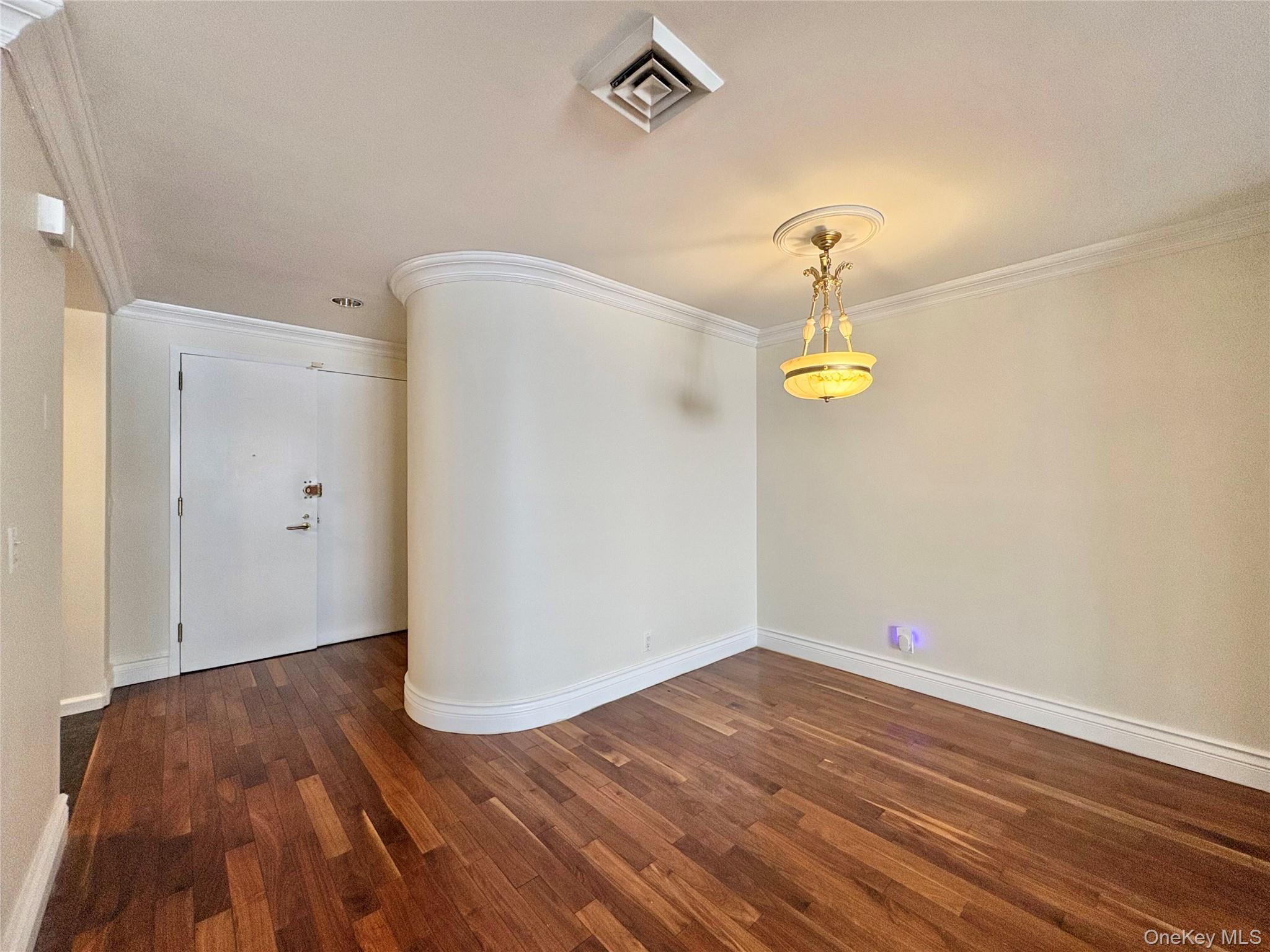 100 Cutter Mill Road, Unit 3H Great Neck, NY 11021 - Photo 2 of 17 Gallery Image 2