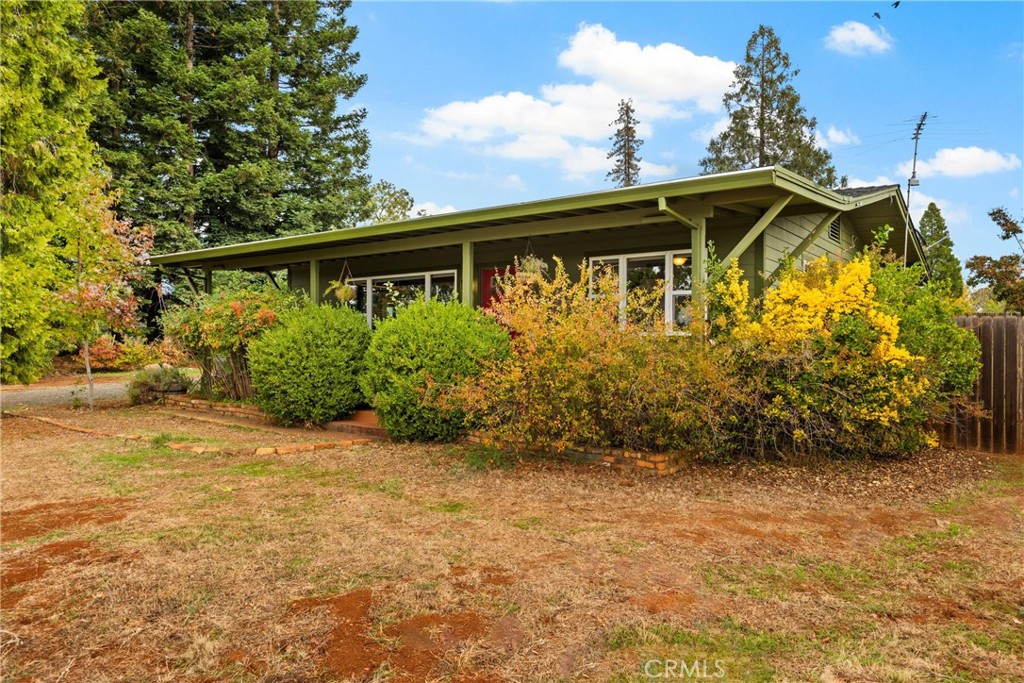 5416 Foster Road Paradise, CA 95969 - Photo 5 of 30 a view of a backyard