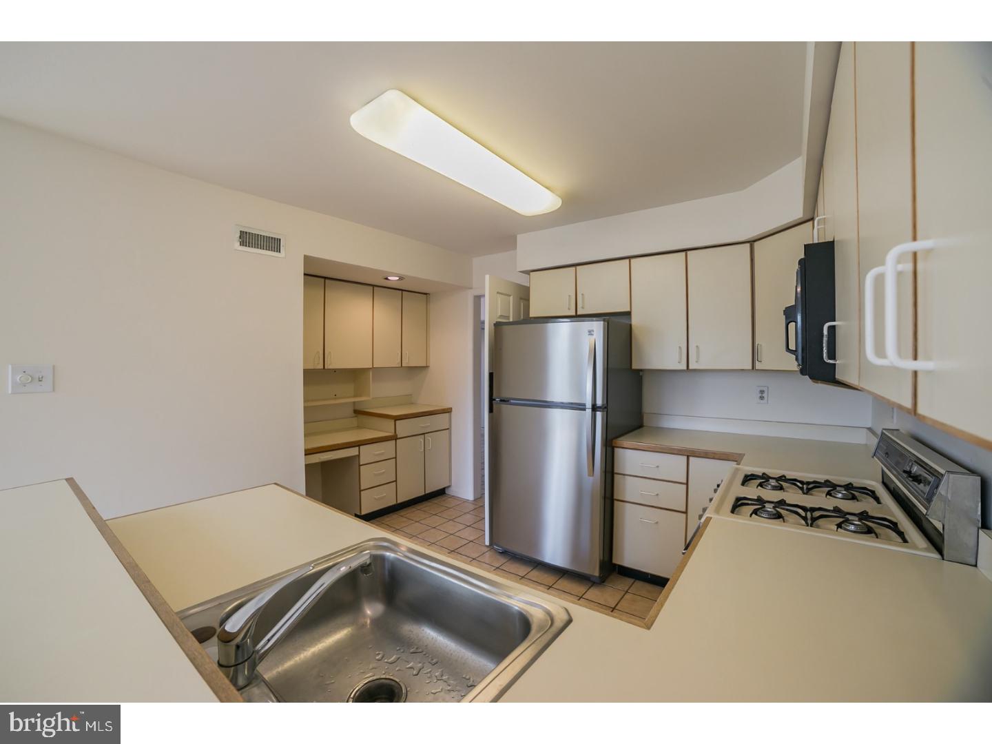 55 Wellfleet Lane Wayne, PA 19087 - Photo 9 of 25 Kitchen