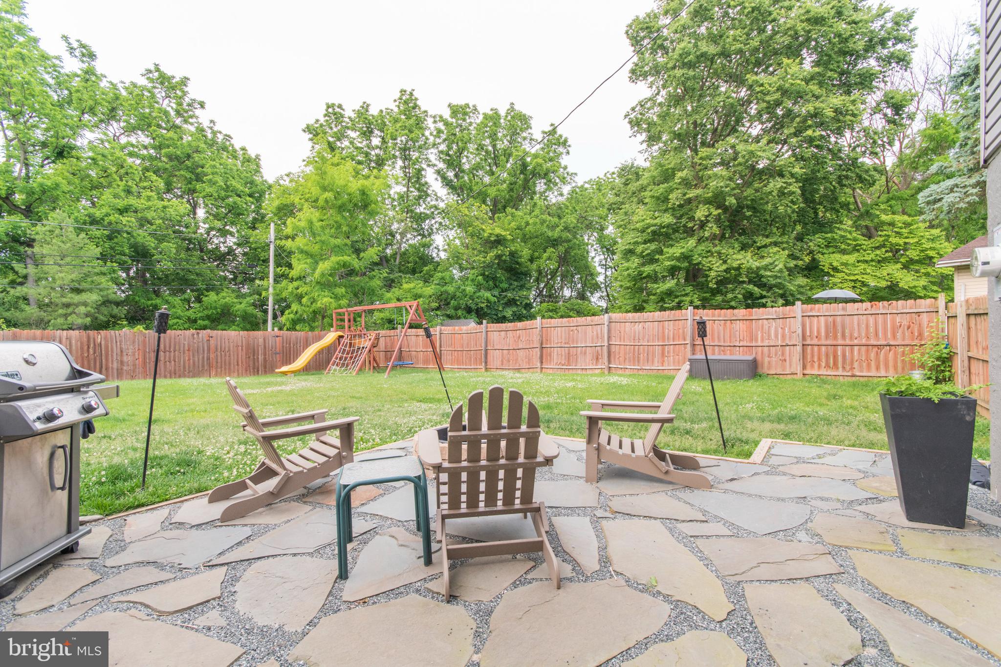 110 Kings Road Plymouth Meeting, PA 19462 - Photo 31 of 32 Flagstone patio