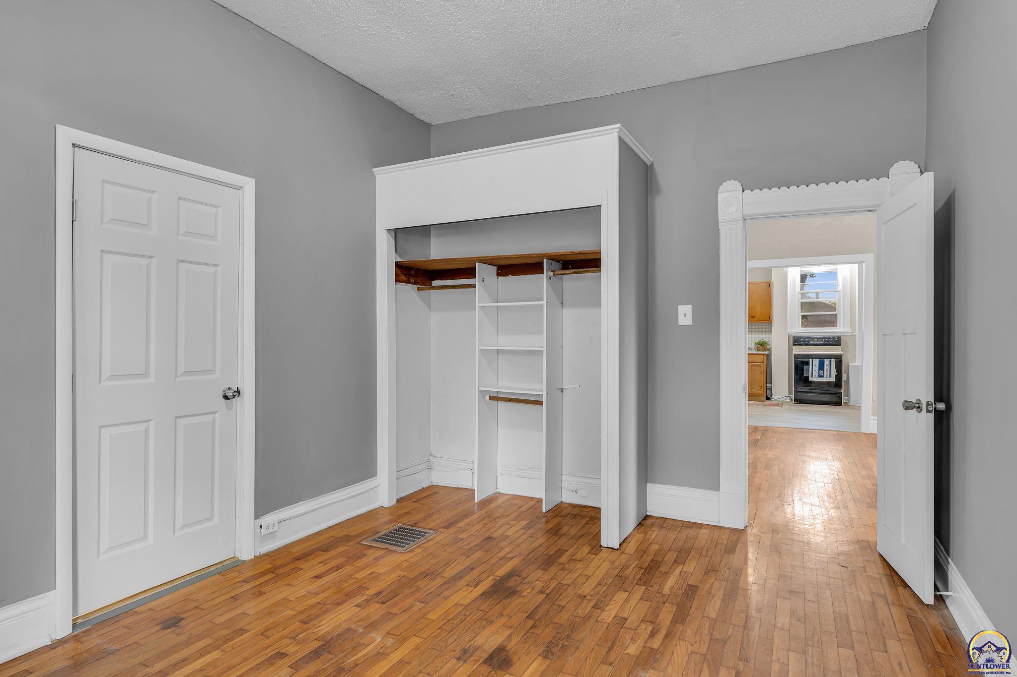 731 Southwest Lincoln Street Topeka, KS 66606 - Photo 14 of 28