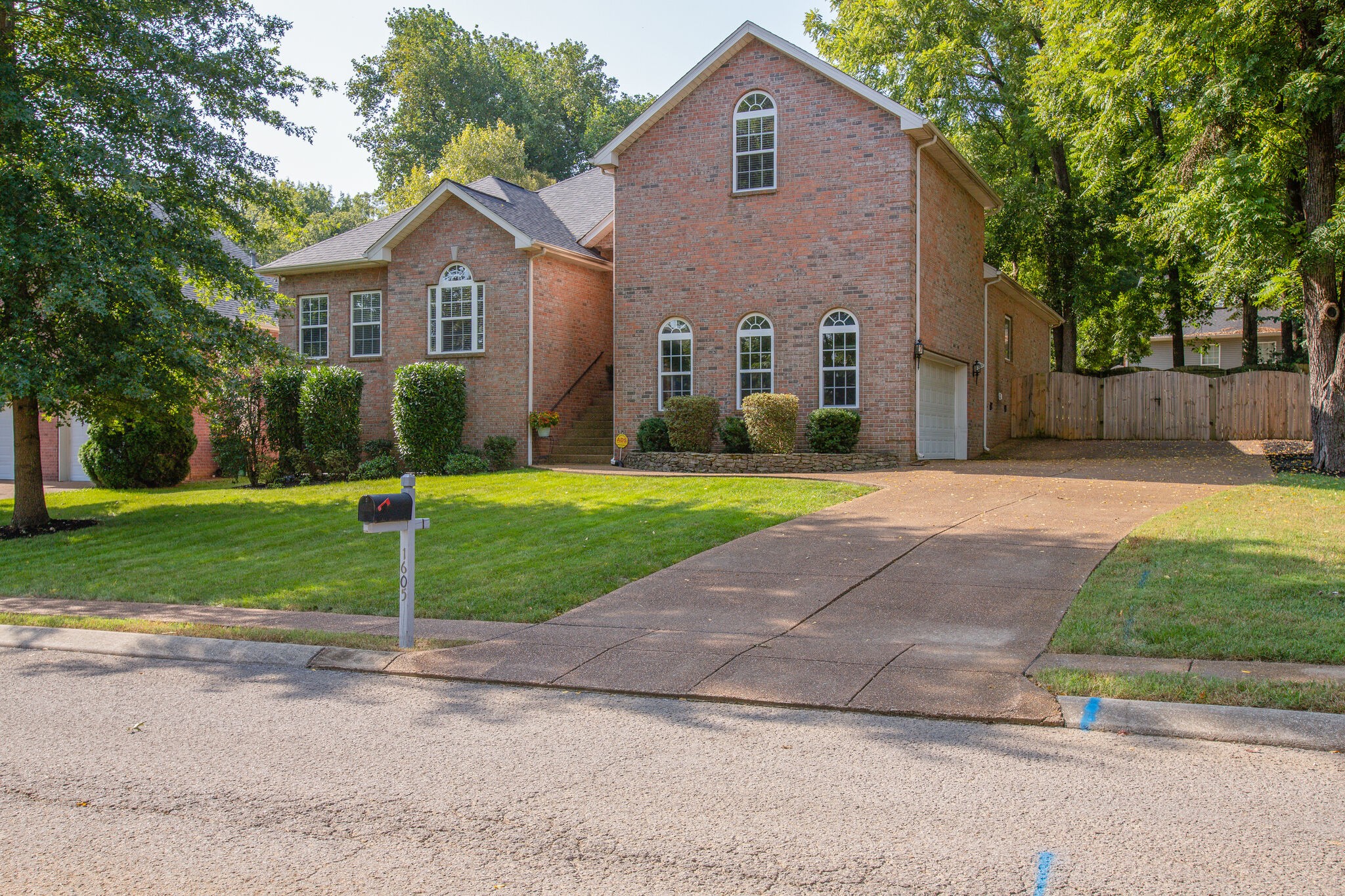 1605 Inverness Drive Spring Hill, TN 37174 - Photo 2 of 32 Gallery Image 2