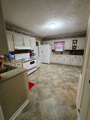 $480,000 | 2871 Mexico Ridge Road, Bennington, IN 47011