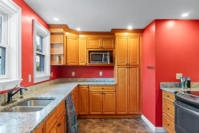 $640,000 | 338 Ocean Street, South Portland, ME 04106