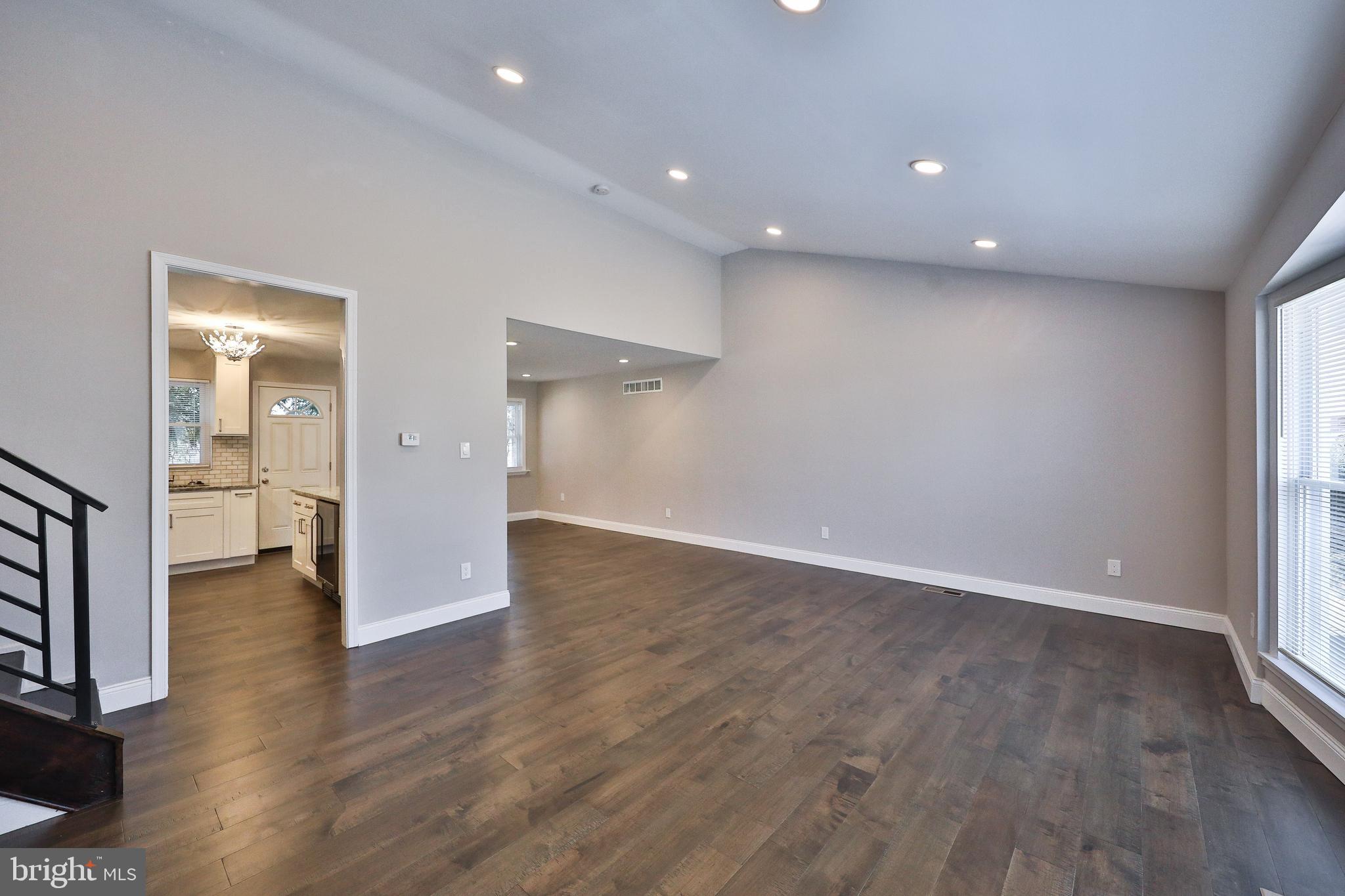 124 Kingfield Road Philadelphia, PA 19115 - Photo 3 of 20
