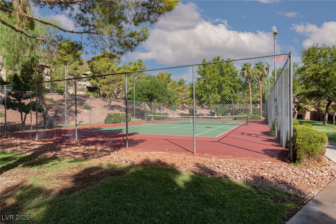 231 West Horizon Ridge Parkway, Unit 1126 Henderson, NV 89012 - Photo 20 of 33 View of tennis court
