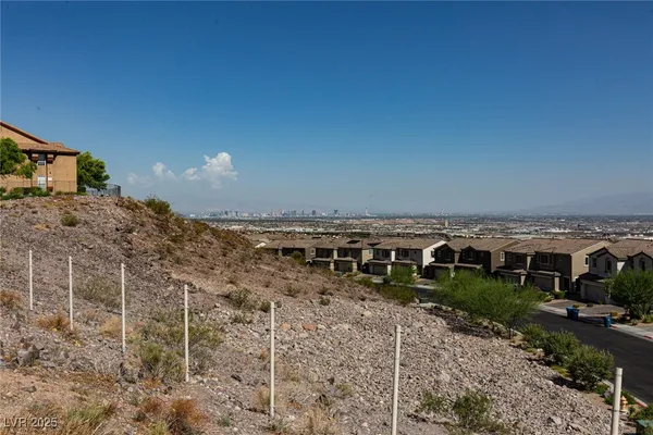$199,900 | 231 West Horizon Ridge Parkway, Unit 1126, Henderson, NV 89012