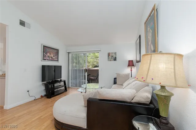 $210,000 | 231 West Horizon Ridge Parkway, Unit 1126, Henderson, NV 89012