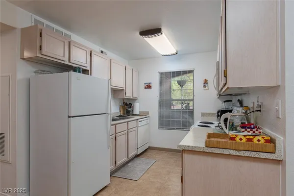 $199,900 | 231 West Horizon Ridge Parkway, Unit 1126, Henderson, NV 89012