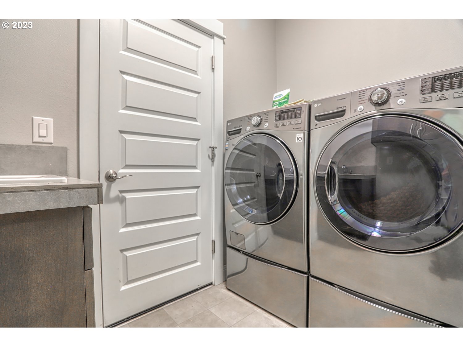 3247 North Abernathy Circle Ridgefield, WA 98642 - Photo 38 of 44 Laundry