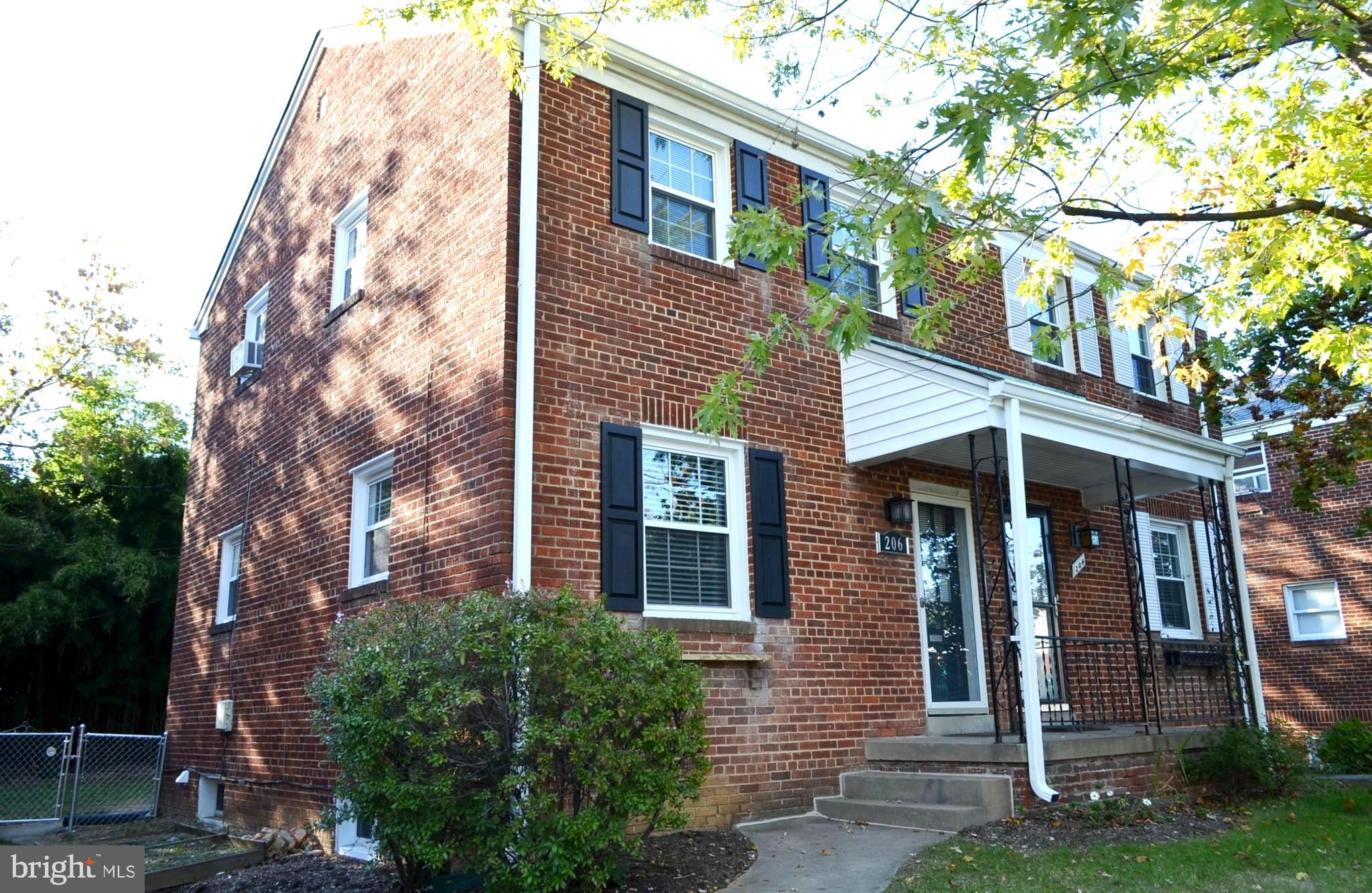 Excellent location and show nicely