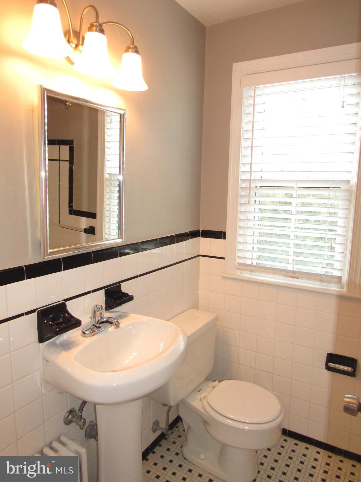 206 South Courthouse Road Arlington, VA 22204 - Photo 23 of 41