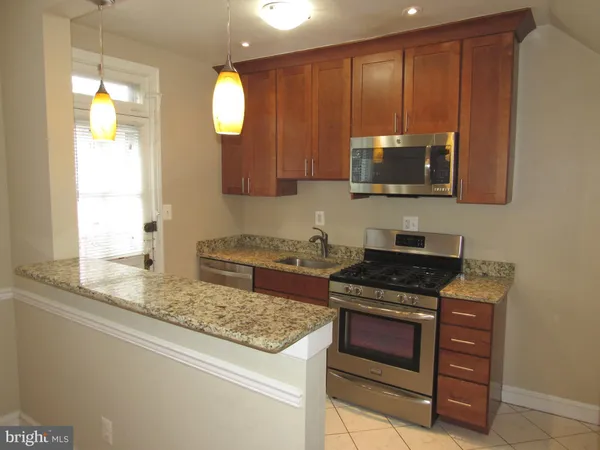 $2,900 | 206 South Courthouse Road, Arlington, VA 22204
