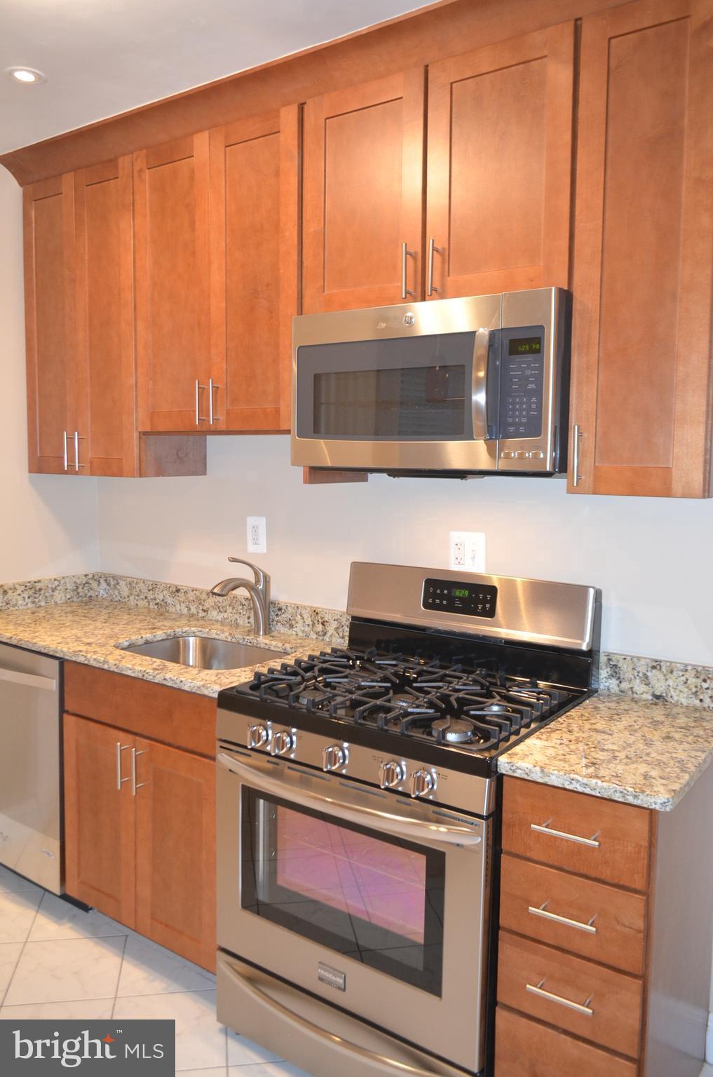 206 South Courthouse Road Arlington, VA 22204 - Photo 10 of 41