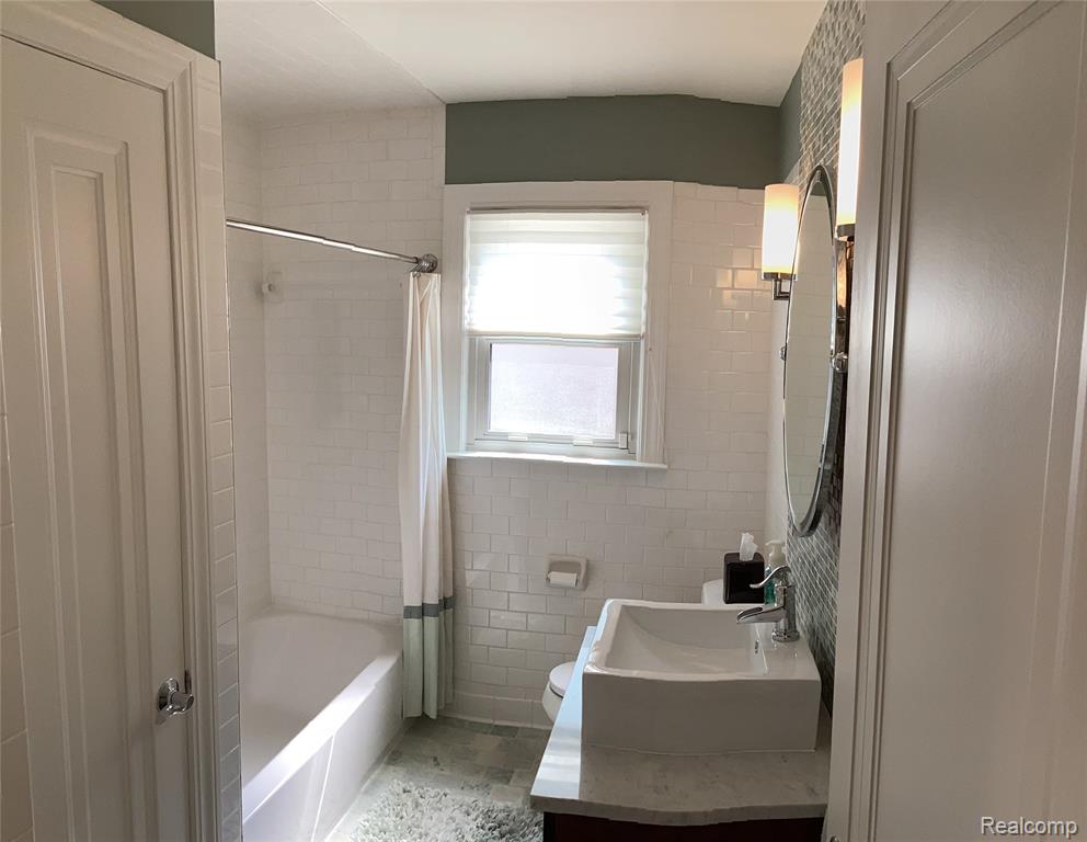 125 Maywood Avenue Rochester, MI 48307 - Photo 32 of 56 Gallery Image 32