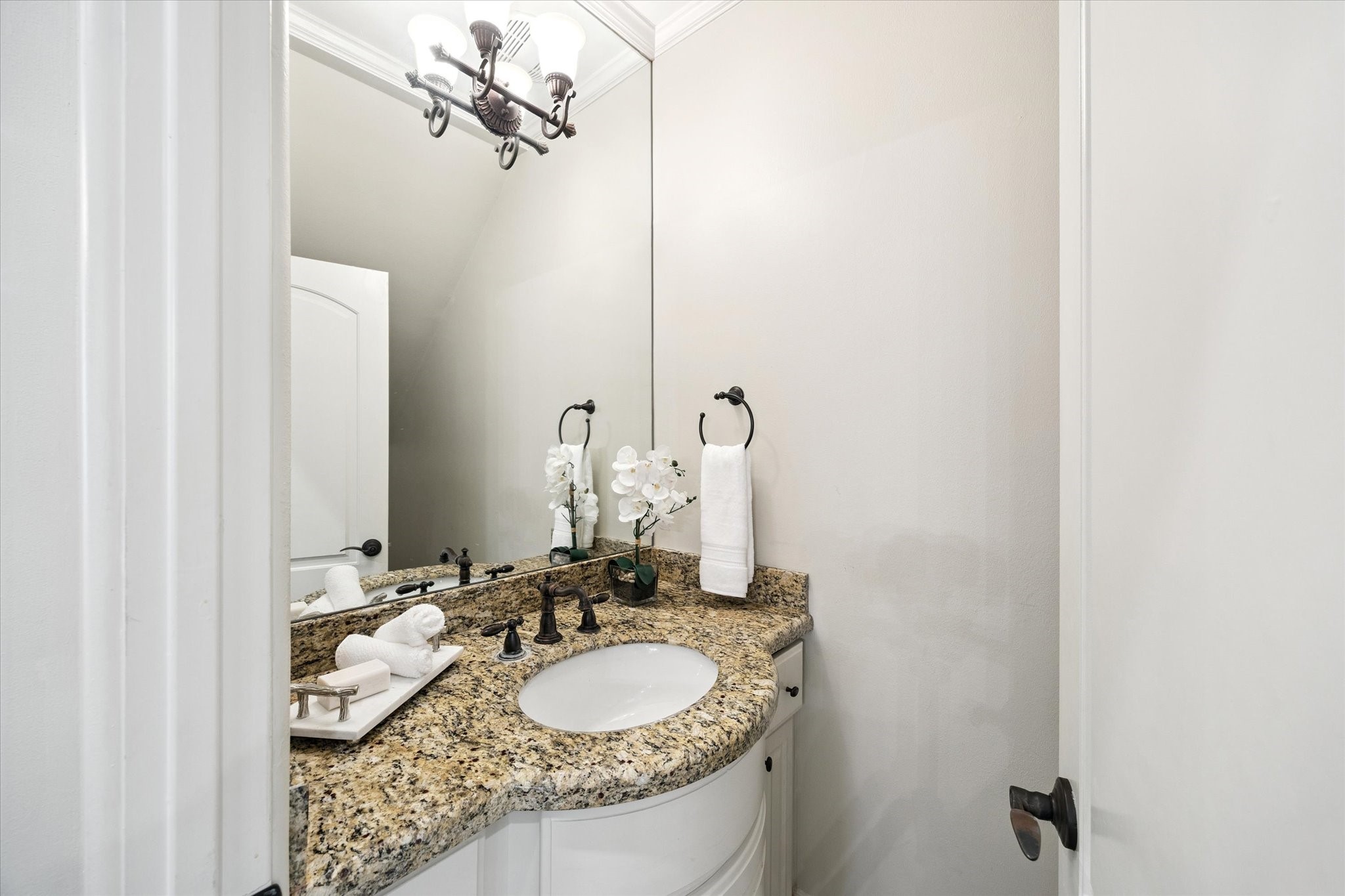 2145 Fairview Street Houston, TX 77019 - Photo 29 of 50 First Floor Powder Room