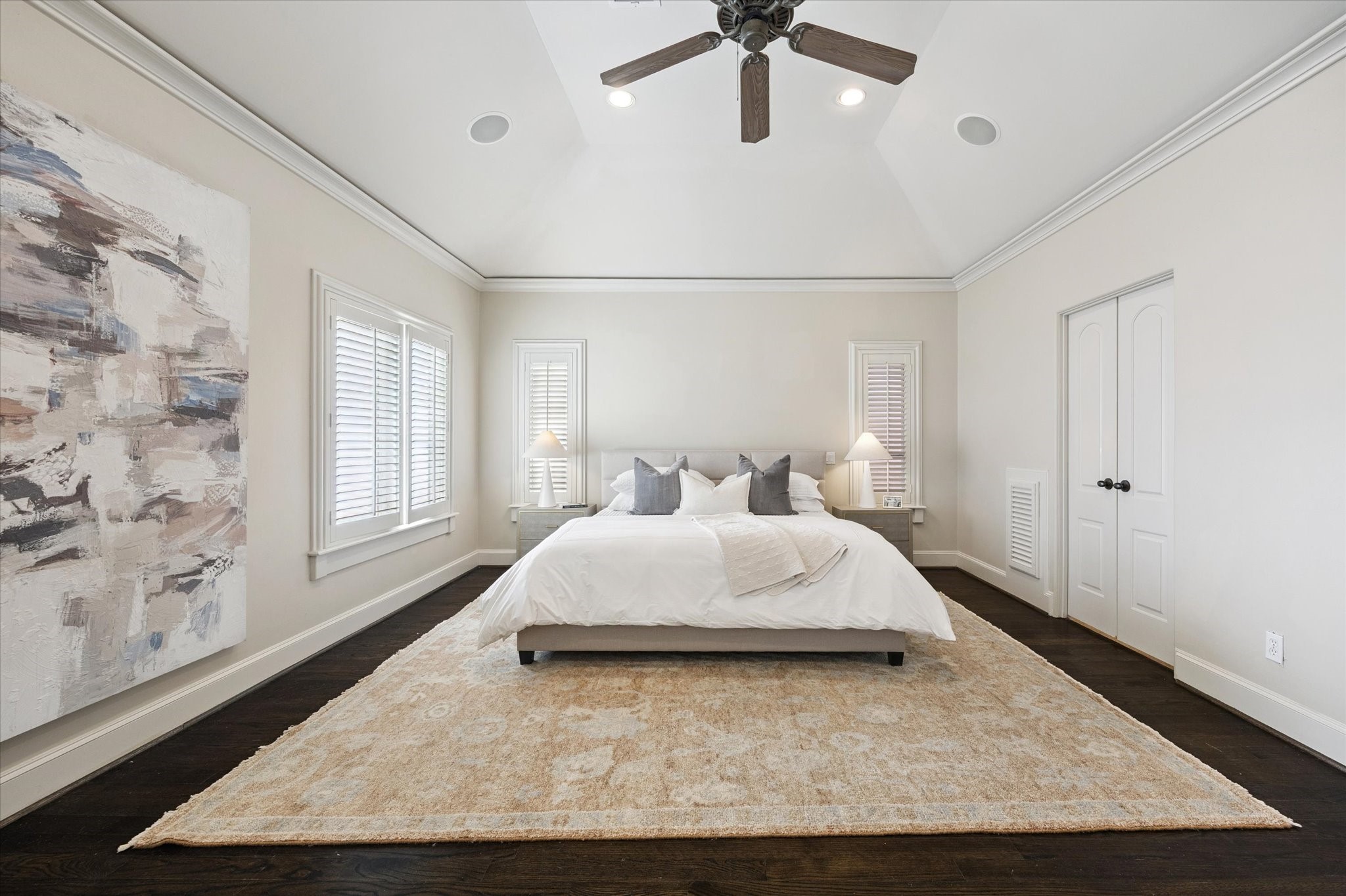 2145 Fairview Street Houston, TX 77019 - Photo 31 of 50 Sunning Primary Retreat - with vaulted ceilings, and tons of natural light.