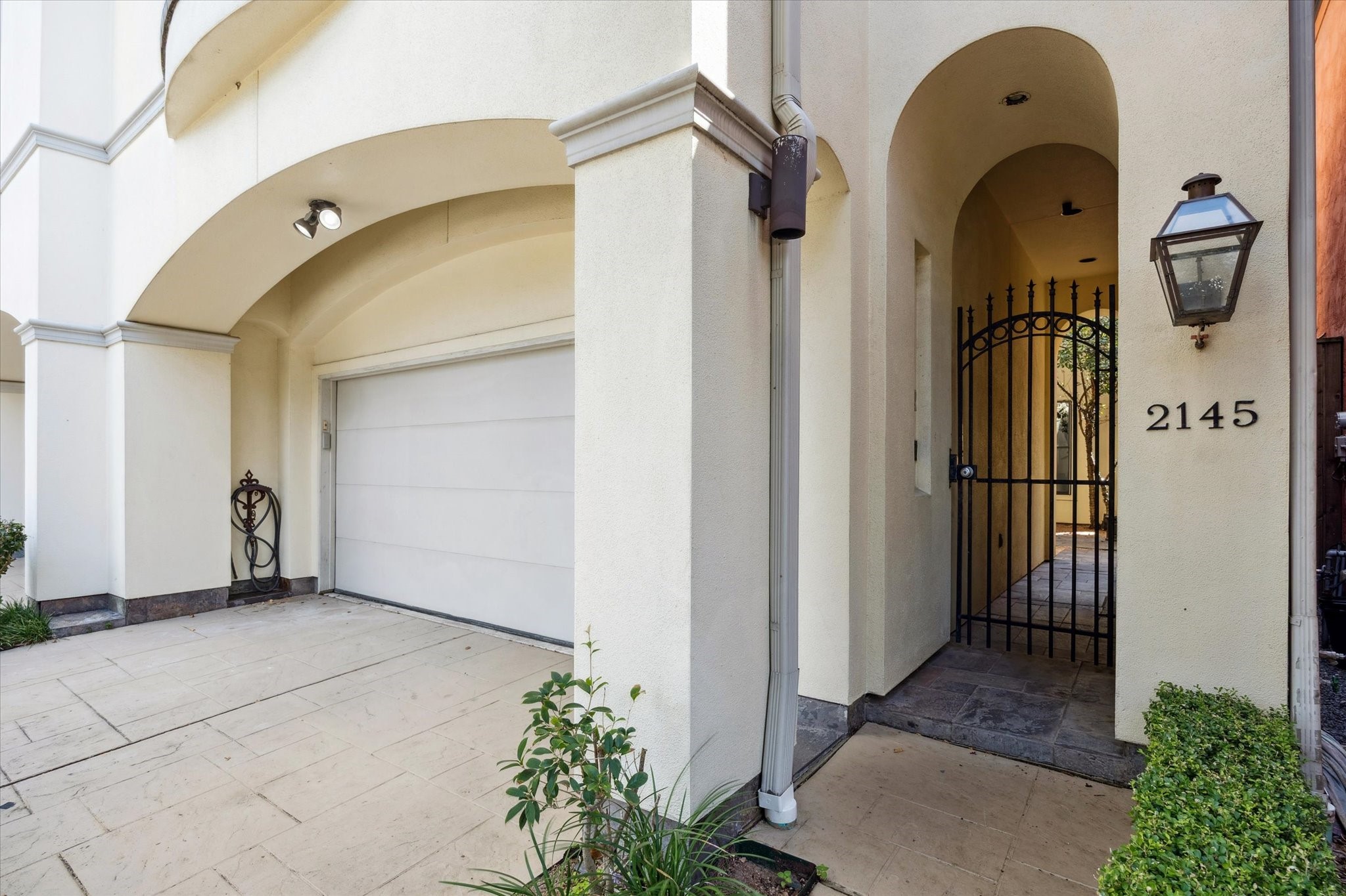 2145 Fairview Street Houston, TX 77019 - Photo 4 of 50