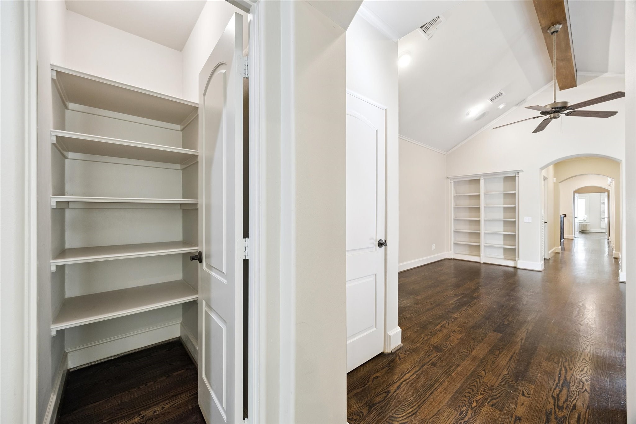 2145 Fairview Street Houston, TX 77019 - Photo 42 of 50 TONS of storage