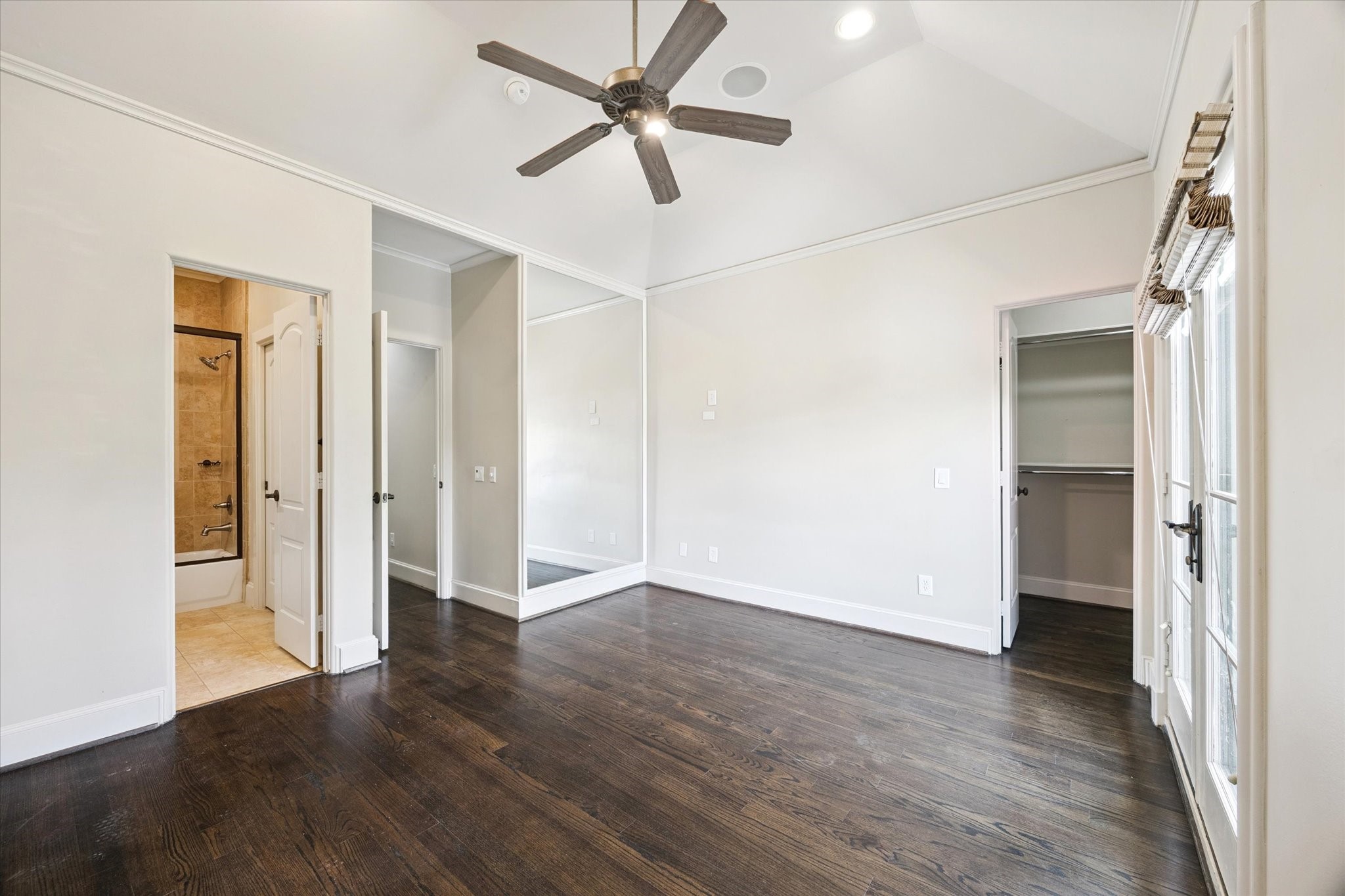 2145 Fairview Street Houston, TX 77019 - Photo 43 of 50 Secondary Bedroom 1 - All Bedrooms have En-suite Bathrooms and Closets!