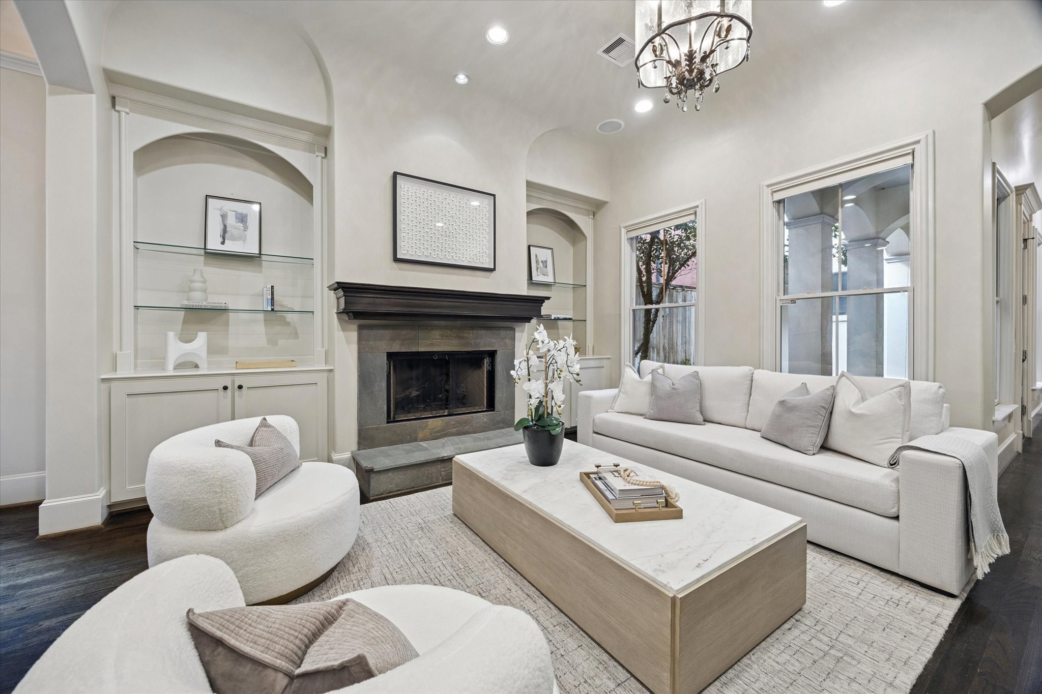 2145 Fairview Street Houston, TX 77019 - Photo 10 of 50 Great space for entertaining and view to the courtyard!