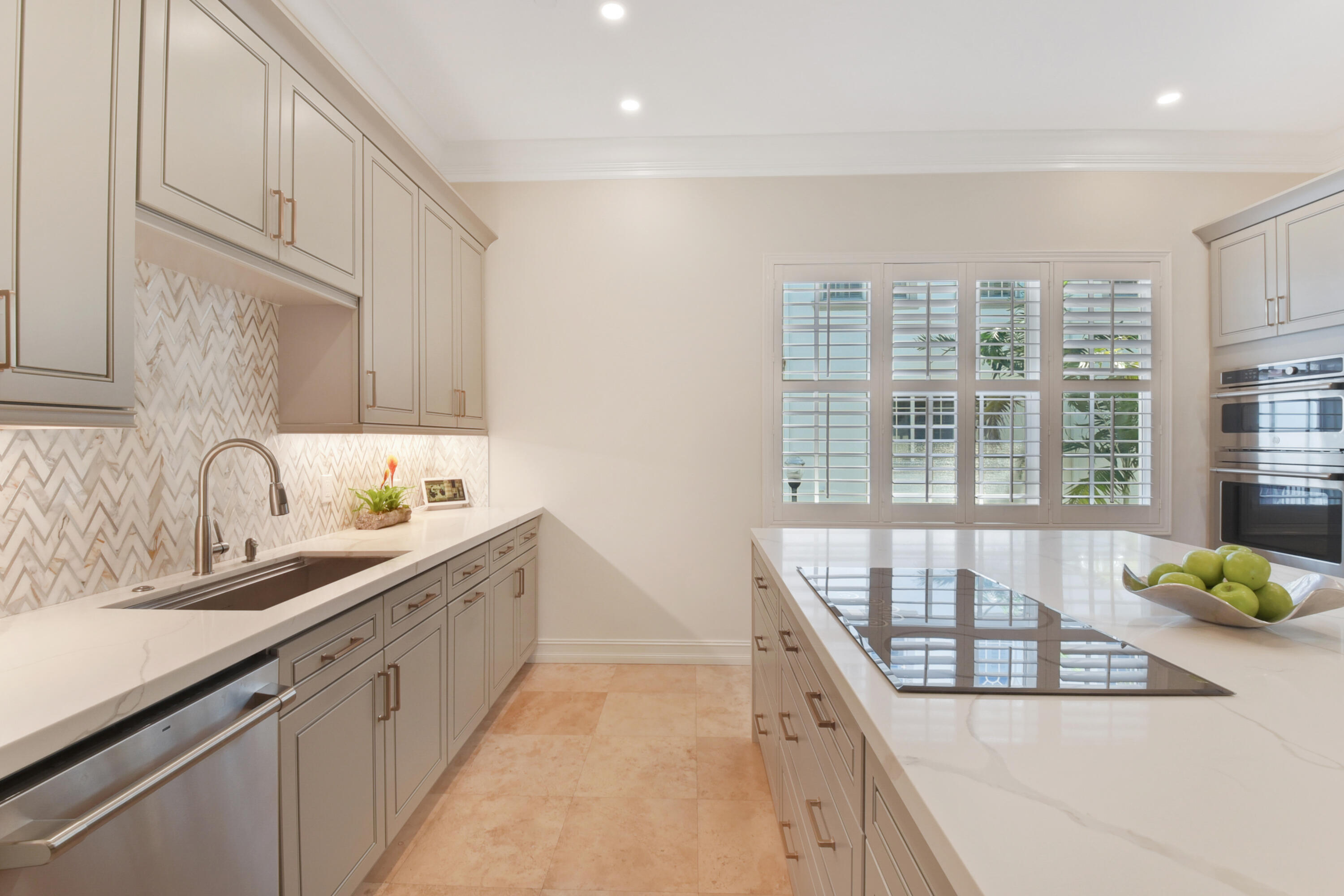 609 Renaissance Way Delray Beach, FL 33483 - Photo 3 of 22 Kitchen - 2