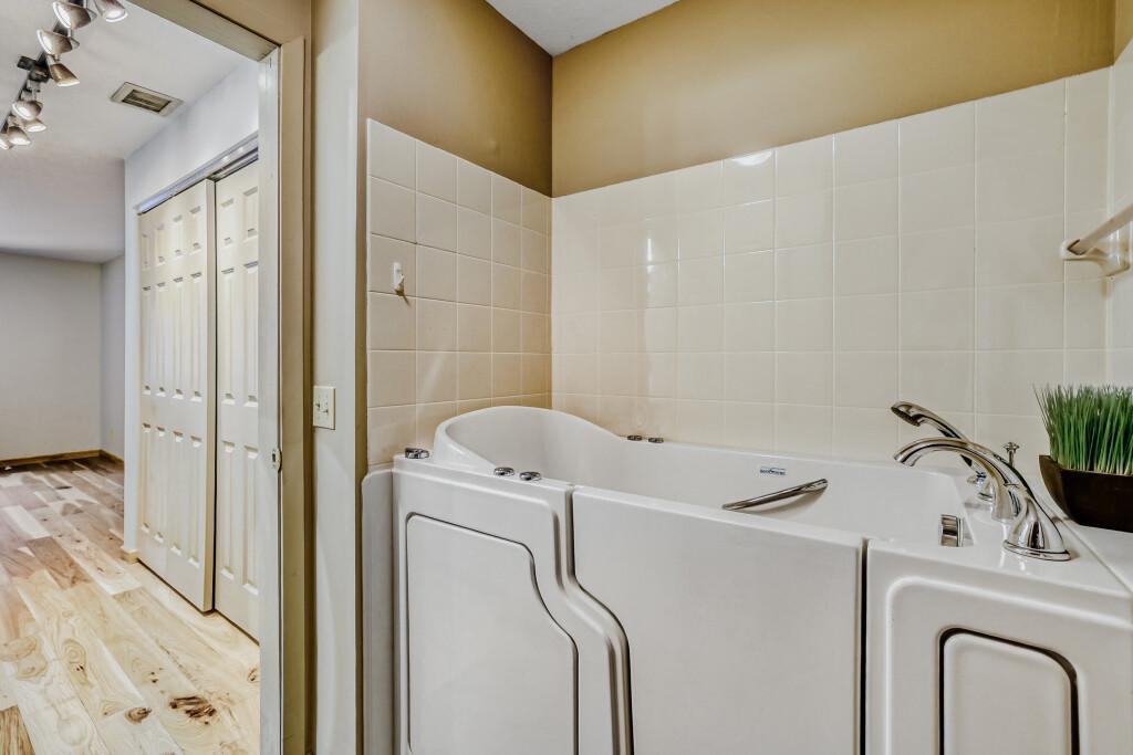 7200 Cahill Road, Unit 104 Edina, MN 55439 - Photo 23 of 29